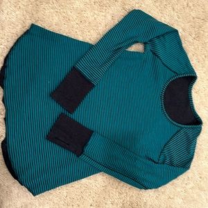 lululemon long sleeve reversible shirt, size6